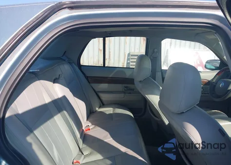 2005 Mercury Grand Marquis Ls/Lse from USA, damaged, VIN 2MEHM75W85X600043